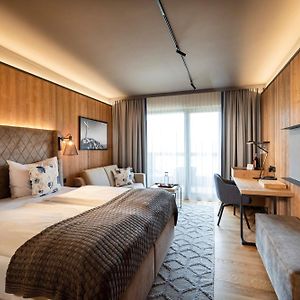Standard Zimmer mit Kingsize-Bett